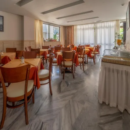 Hotell Dimitris Paritsa 2*