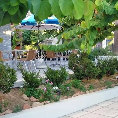 Dimitris Paritsa فندق