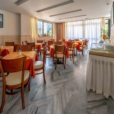 Dimitris Paritsa Hotel 2*