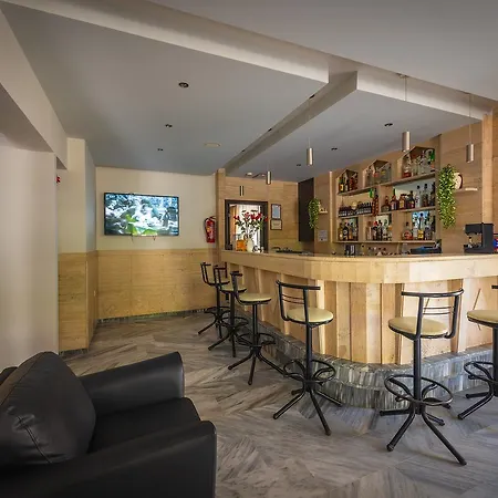 Dimitris Paritsa 2* بلدة كوس