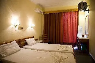 فندق Dimitris Paritsa 2*