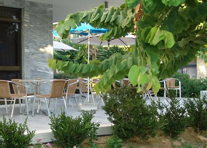 Dimitris Paritsa Hotell