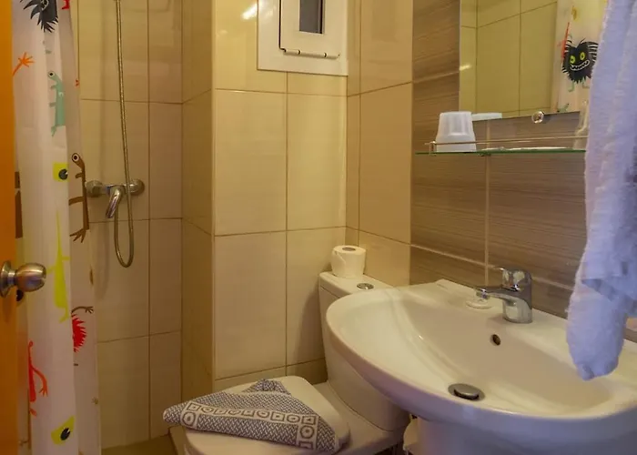 Dimitris Paritsa Hotell 2*